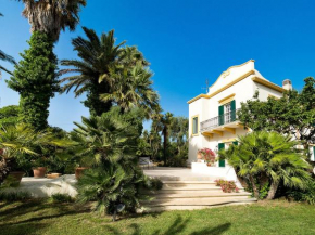 Elegant villa in Salemi with swimming pool
